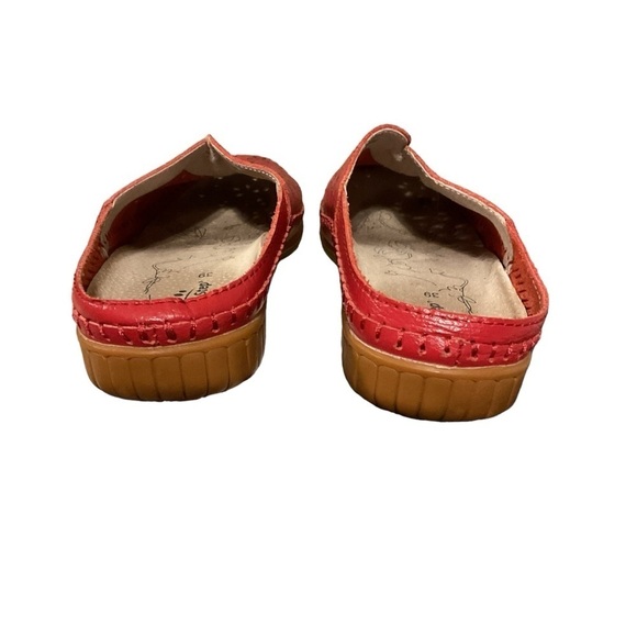 Women’s Spring Step Red Leather Parre Clog Laser Cutout Flowers Comfort Slip On - Picture 5 of 9